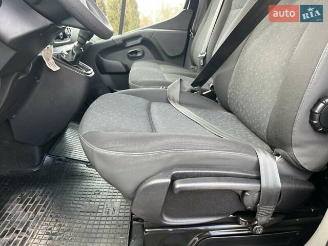 Чорний Опель Movano, об'ємом двигуна 2.3 л та пробігом 215 тис. км за 18508 $, фото 25 на Automoto.ua