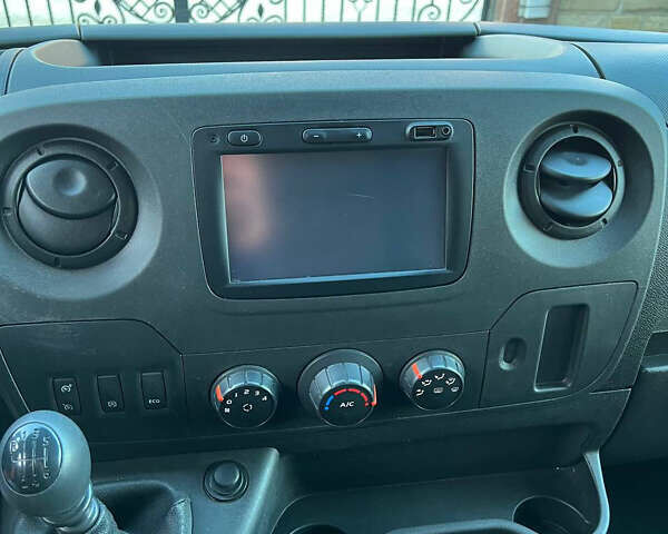 Красный Опель Movano, объемом двигателя 2.3 л и пробегом 297 тыс. км за 19500 $, фото 23 на Automoto.ua