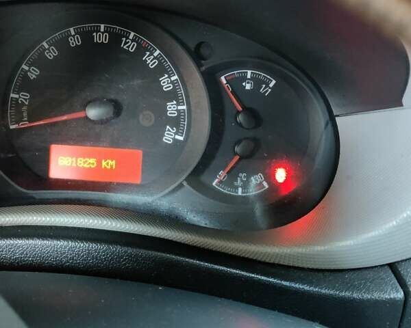 Красный Опель Movano, объемом двигателя 2.3 л и пробегом 600 тыс. км за 11900 $, фото 29 на Automoto.ua