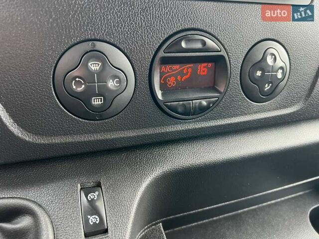 Красный Опель Movano, объемом двигателя 2.3 л и пробегом 339 тыс. км за 20500 $, фото 108 на Automoto.ua