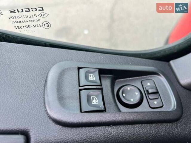 Красный Опель Movano, объемом двигателя 2.3 л и пробегом 339 тыс. км за 20500 $, фото 89 на Automoto.ua