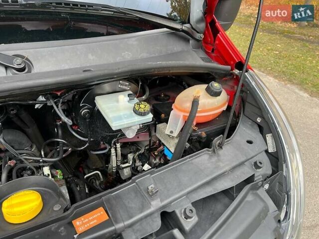 Красный Опель Movano, объемом двигателя 2.3 л и пробегом 339 тыс. км за 20500 $, фото 124 на Automoto.ua