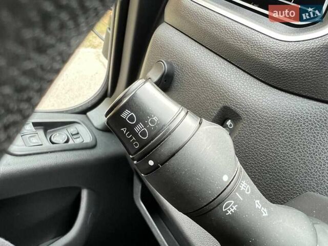 Красный Опель Movano, объемом двигателя 2.3 л и пробегом 339 тыс. км за 20500 $, фото 112 на Automoto.ua