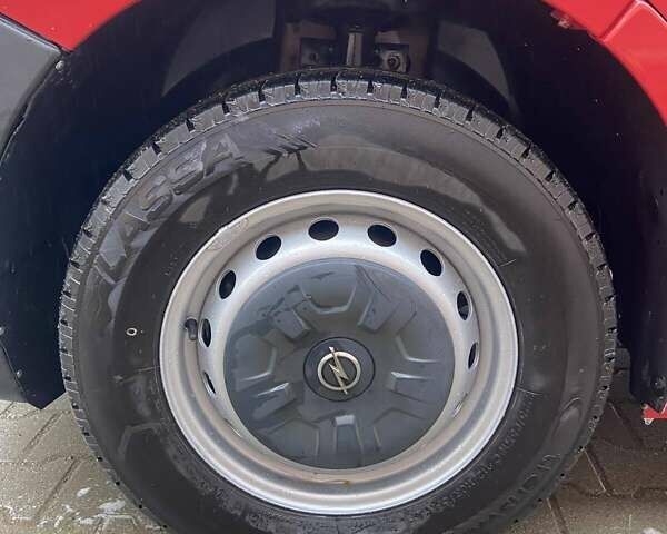 Красный Опель Movano, объемом двигателя 2.3 л и пробегом 550 тыс. км за 15690 $, фото 5 на Automoto.ua