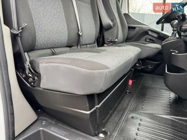 Опель Movano, об'ємом двигуна 2.3 л та пробігом 242 тис. км за 18700 $, фото 37 на Automoto.ua