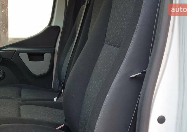 Опель Movano, объемом двигателя 2.3 л и пробегом 290 тыс. км за 15900 $, фото 1 на Automoto.ua