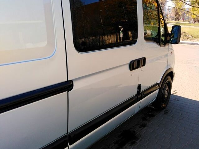 Опель Movano, объемом двигателя 2.5 л и пробегом 167 тыс. км за 6000 $, фото 1 на Automoto.ua