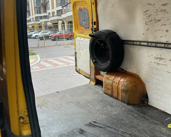 Жовтий Опель Movano, об'ємом двигуна 2.46 л та пробігом 595 тис. км за 5600 $, фото 9 на Automoto.ua