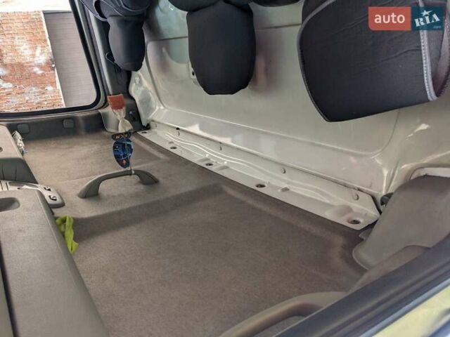 Серый Опель Movano, объемом двигателя 2.5 л и пробегом 527 тыс. км за 5900 $, фото 5 на Automoto.ua