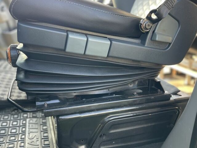 Серый Опель Movano, объемом двигателя 2.3 л и пробегом 323 тыс. км за 14300 $, фото 6 на Automoto.ua