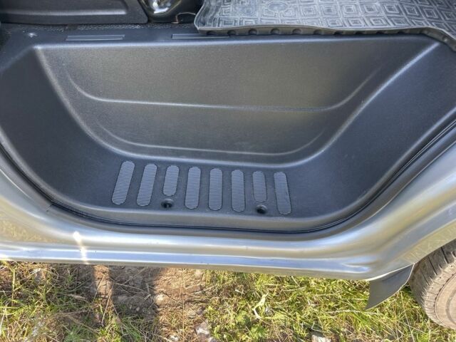 Серый Опель Movano, объемом двигателя 2.3 л и пробегом 323 тыс. км за 14300 $, фото 3 на Automoto.ua