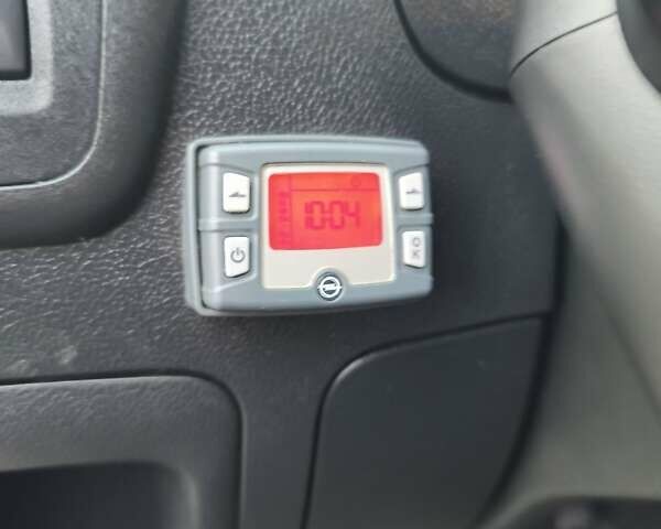 Серый Опель Movano, объемом двигателя 2.3 л и пробегом 303 тыс. км за 12300 $, фото 1 на Automoto.ua