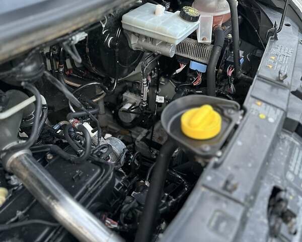 Серый Опель Movano, объемом двигателя 2.3 л и пробегом 272 тыс. км за 17500 $, фото 6 на Automoto.ua