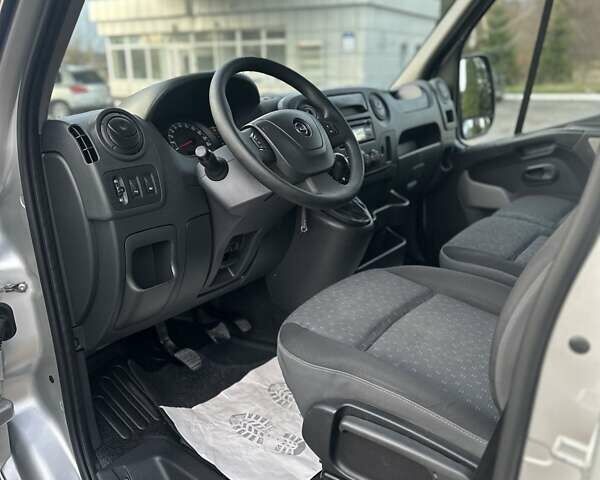 Серый Опель Movano, объемом двигателя 2.3 л и пробегом 272 тыс. км за 17500 $, фото 35 на Automoto.ua