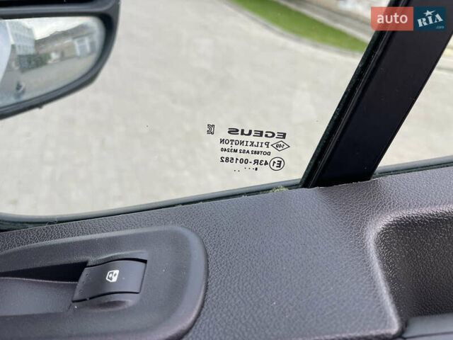 Сірий Опель Movano, об'ємом двигуна 2.3 л та пробігом 124 тис. км за 19500 $, фото 30 на Automoto.ua