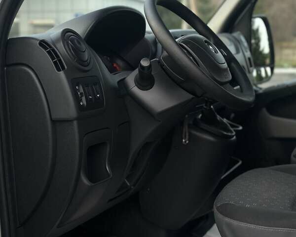 Серый Опель Movano, объемом двигателя 2.3 л и пробегом 272 тыс. км за 17500 $, фото 39 на Automoto.ua