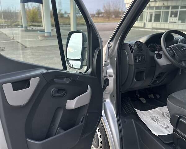 Серый Опель Movano, объемом двигателя 2.3 л и пробегом 272 тыс. км за 17500 $, фото 37 на Automoto.ua