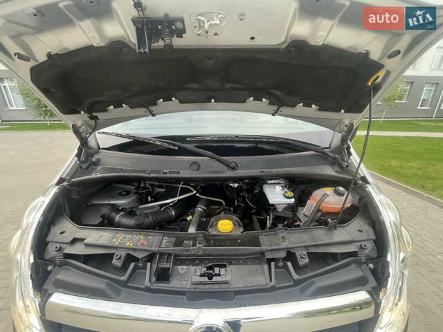 Серый Опель Movano, объемом двигателя 2.3 л и пробегом 124 тыс. км за 19700 $, фото 33 на Automoto.ua