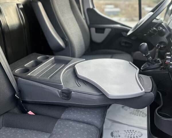 Серый Опель Movano, объемом двигателя 2.3 л и пробегом 272 тыс. км за 17500 $, фото 22 на Automoto.ua