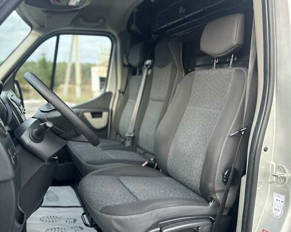 Серый Опель Movano, объемом двигателя 2.3 л и пробегом 272 тыс. км за 17500 $, фото 31 на Automoto.ua