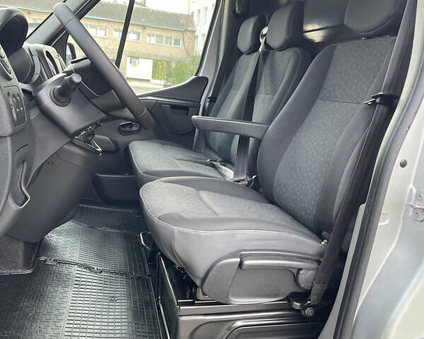 Сірий Опель Movano, об'ємом двигуна 2.3 л та пробігом 124 тис. км за 19500 $, фото 15 на Automoto.ua