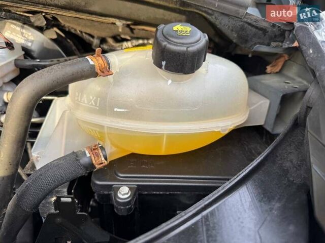 Серый Опель Movano, объемом двигателя 2.3 л и пробегом 208 тыс. км за 20500 $, фото 38 на Automoto.ua