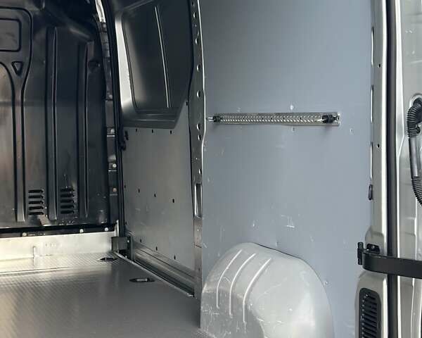 Серый Опель Movano, объемом двигателя 2.3 л и пробегом 272 тыс. км за 17500 $, фото 3 на Automoto.ua