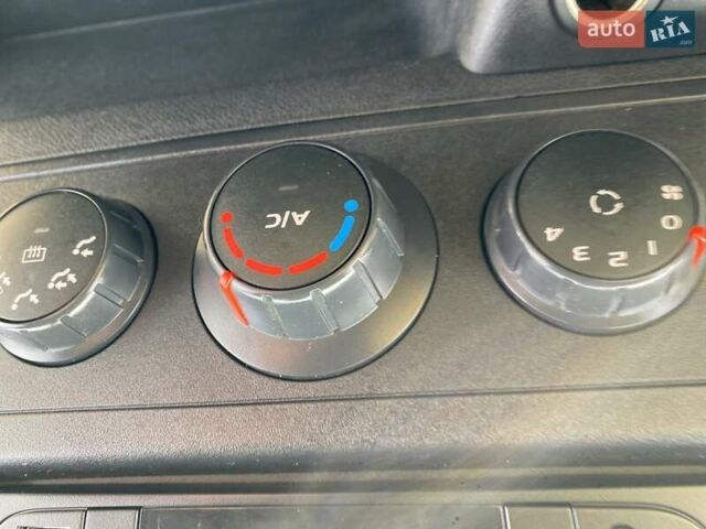 Сірий Опель Movano, об'ємом двигуна 2.3 л та пробігом 287 тис. км за 18890 $, фото 43 на Automoto.ua