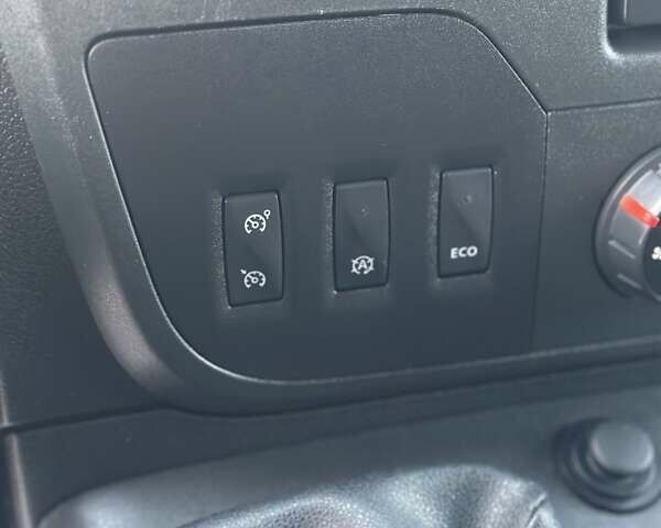 Серый Опель Movano, объемом двигателя 2.3 л и пробегом 272 тыс. км за 17500 $, фото 28 на Automoto.ua