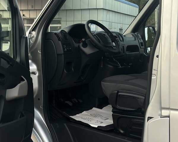 Серый Опель Movano, объемом двигателя 2.3 л и пробегом 272 тыс. км за 17500 $, фото 41 на Automoto.ua