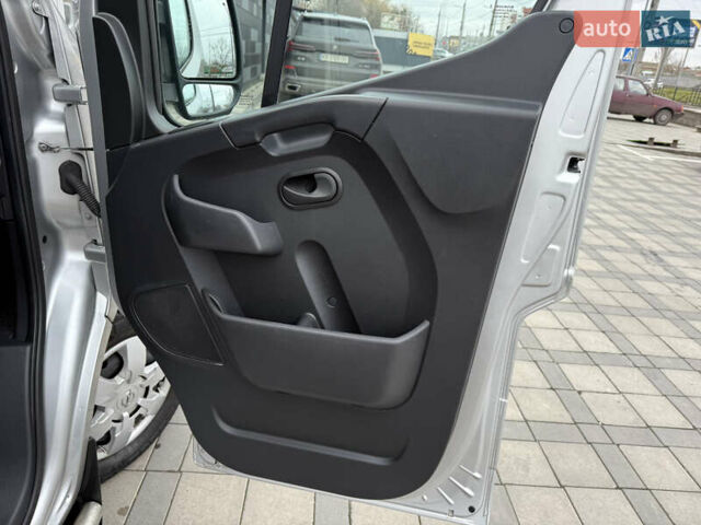 Серый Опель Movano, объемом двигателя 2.3 л и пробегом 259 тыс. км за 20500 $, фото 17 на Automoto.ua