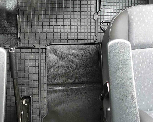 Серый Опель Movano, объемом двигателя 2.3 л и пробегом 106 тыс. км за 16700 $, фото 32 на Automoto.ua