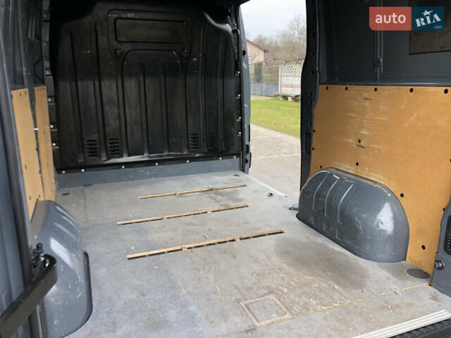 Серый Опель Movano, объемом двигателя 2.3 л и пробегом 106 тыс. км за 16700 $, фото 19 на Automoto.ua