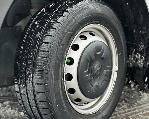 Серый Опель Movano, объемом двигателя 2.3 л и пробегом 86 тыс. км за 18900 $, фото 67 на Automoto.ua