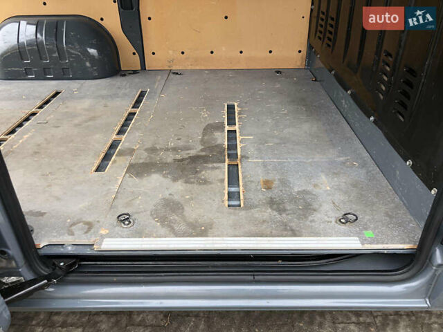 Серый Опель Movano, объемом двигателя 2.3 л и пробегом 106 тыс. км за 16700 $, фото 22 на Automoto.ua