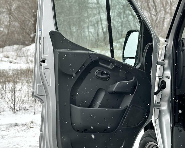 Серый Опель Movano, объемом двигателя 2.3 л и пробегом 86 тыс. км за 18900 $, фото 68 на Automoto.ua