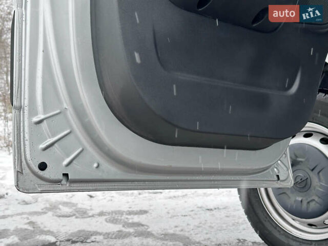 Серый Опель Movano, объемом двигателя 2.3 л и пробегом 86 тыс. км за 18900 $, фото 69 на Automoto.ua