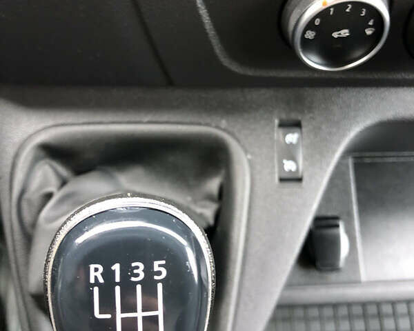 Серый Опель Movano, объемом двигателя 2.3 л и пробегом 106 тыс. км за 16700 $, фото 33 на Automoto.ua