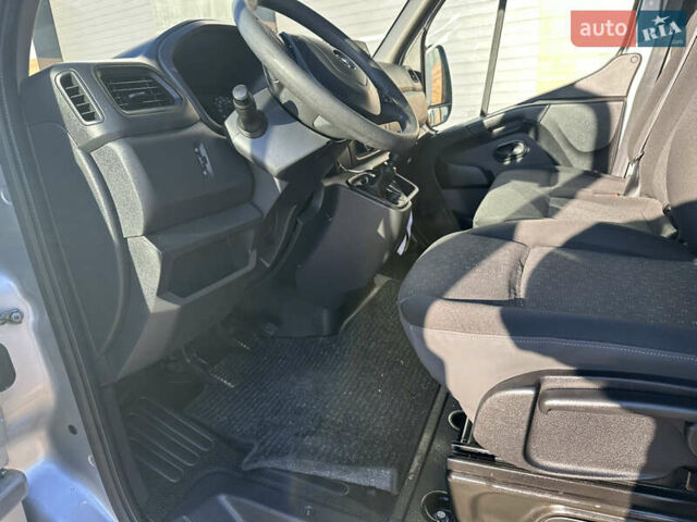 Серый Опель Movano, объемом двигателя 2.3 л и пробегом 240 тыс. км за 18700 $, фото 24 на Automoto.ua