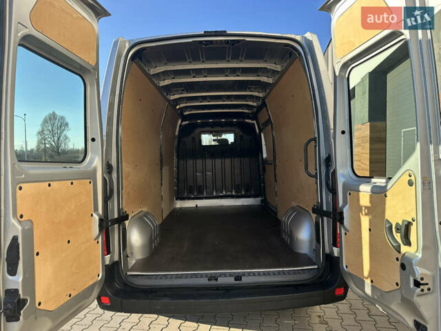 Серый Опель Movano, объемом двигателя 2.3 л и пробегом 240 тыс. км за 18700 $, фото 18 на Automoto.ua