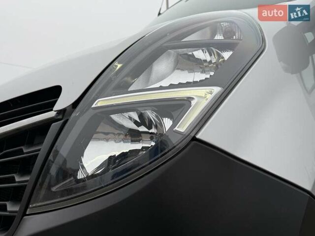 Серый Опель Movano, объемом двигателя 2.3 л и пробегом 218 тыс. км за 18750 $, фото 27 на Automoto.ua