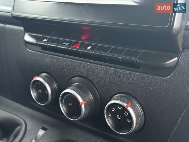 Серый Опель Movano, объемом двигателя 2.3 л и пробегом 218 тыс. км за 18750 $, фото 19 на Automoto.ua