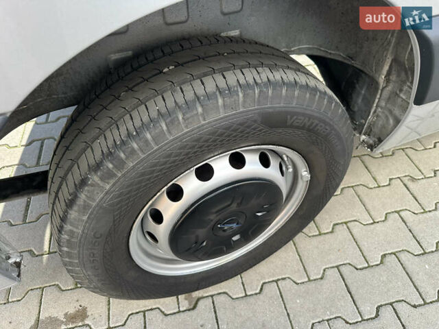 Серый Опель Movano, объемом двигателя 2.3 л и пробегом 240 тыс. км за 18700 $, фото 17 на Automoto.ua