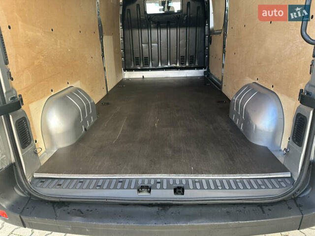 Серый Опель Movano, объемом двигателя 2.3 л и пробегом 240 тыс. км за 18700 $, фото 19 на Automoto.ua