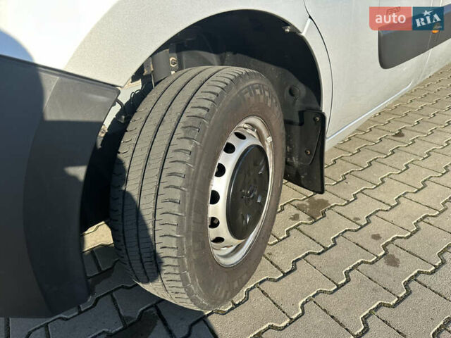 Серый Опель Movano, объемом двигателя 2.3 л и пробегом 240 тыс. км за 18700 $, фото 15 на Automoto.ua