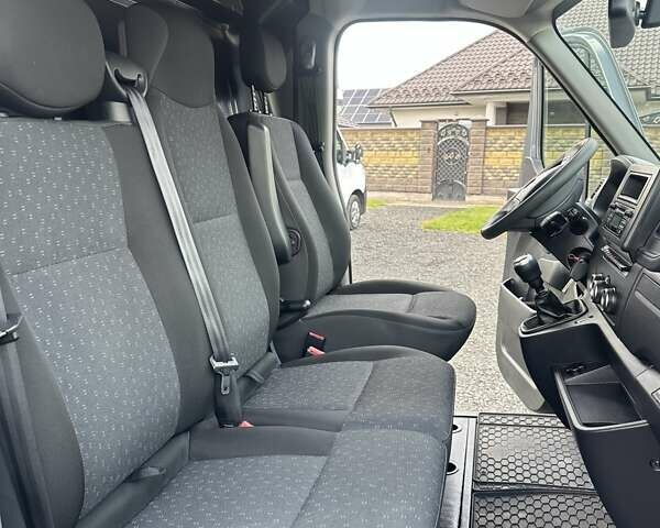 Сірий Опель Movano, об'ємом двигуна 2.3 л та пробігом 208 тис. км за 18900 $, фото 43 на Automoto.ua