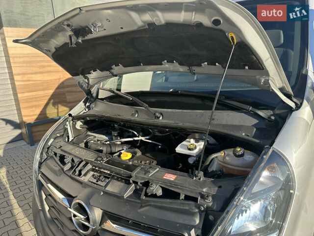 Серый Опель Movano, объемом двигателя 2.3 л и пробегом 240 тыс. км за 18700 $, фото 34 на Automoto.ua