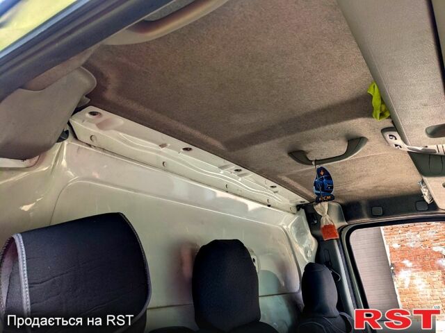 Серый Опель Movano, объемом двигателя 2.5 л и пробегом 527 тыс. км за 6500 $, фото 8 на Automoto.ua