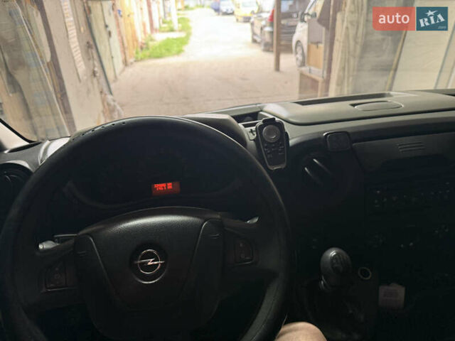 Серый Опель Movano, объемом двигателя 2.3 л и пробегом 339 тыс. км за 10900 $, фото 7 на Automoto.ua