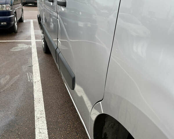 Сірий Опель Movano, об'ємом двигуна 2.3 л та пробігом 330 тис. км за 14500 $, фото 3 на Automoto.ua